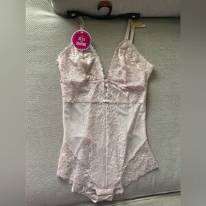 Women’s Maidenform Lace Shapewear in Light Pink